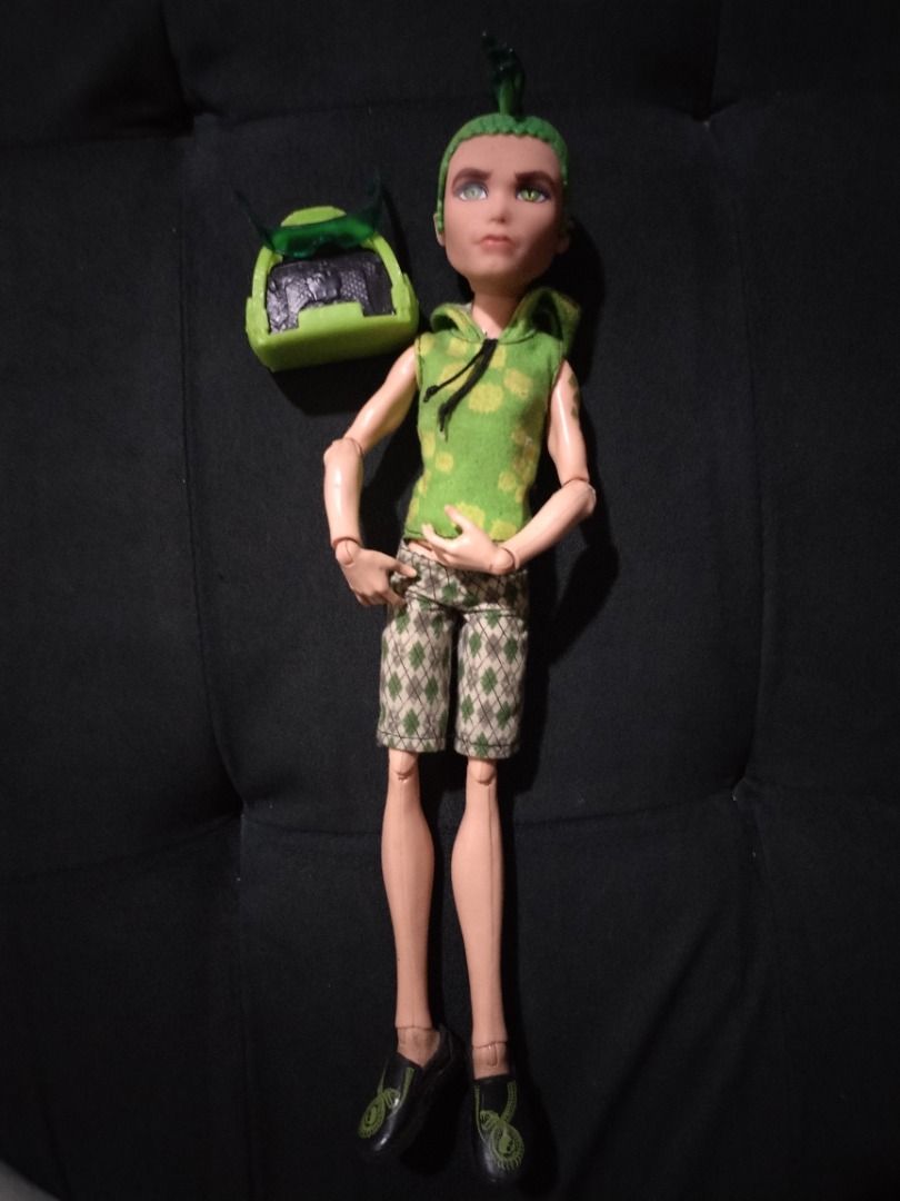 Monster high deuce gorgon (Category: Figurines & Statues) located in Bacolod City. Submitted by frnzcelestial (Listing ID 1468592041, Image 2). Description: With bag and glasses Wysiwyg Flaw: May mga maliit na butas po yung top niya 600php No lp na po.