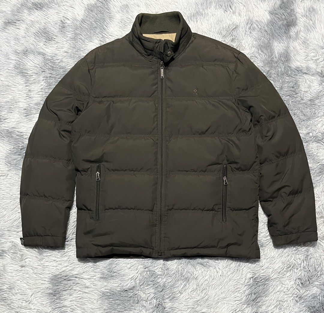 Montagut Down Puffer Jacket (Category: Coats, Jackets and Outerwear) located in Sasmuan (Sexmoan). Submitted by winterclothes.ph (Listing ID 1468526170, Image 1). Description: Montagut Down Puffer Jacket 50 on tag Width 23.5 Length 27.5 Verygood Condition Sigh of usage.