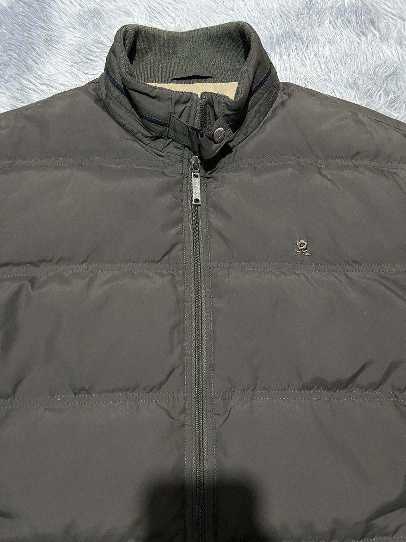 Montagut Down Puffer Jacket (Category: Coats, Jackets and Outerwear) located in Sasmuan (Sexmoan). Submitted by winterclothes.ph (Listing ID 1468526170, Image 2). Description: Montagut Down Puffer Jacket 50 on tag Width 23.5 Length 27.5 Verygood Condition Sigh of usage.