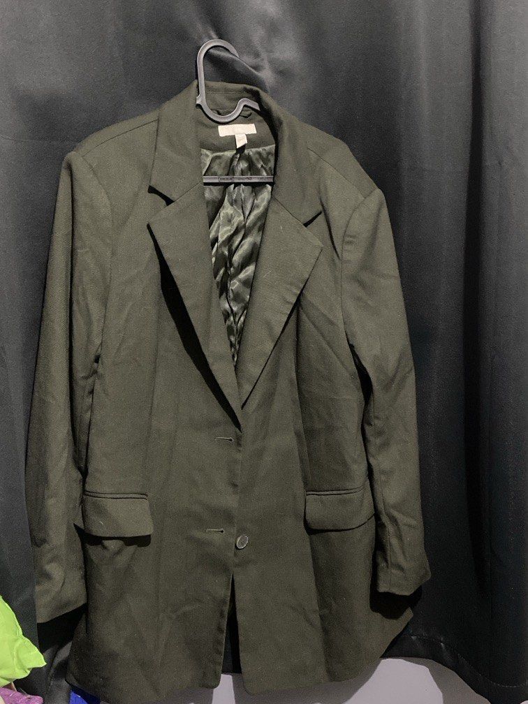 Moss Green Coat (Category: Coats, Jackets and Outerwear) located in Paranaque City. Submitted by things.jesspreloved (Listing ID 1468598738, Image 1). Description: .