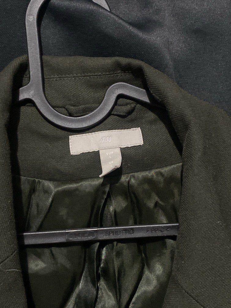Moss Green Coat (Category: Coats, Jackets and Outerwear) located in Paranaque City. Submitted by things.jesspreloved (Listing ID 1468598738, Image 2). Description: .