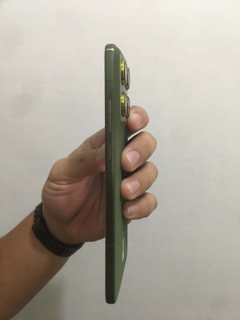 MOTOROLA EDGE 70 (Category: Motorola) located in Caloocan City. Submitted by rrr71011 (Listing ID 1468682244, Image 3). Description: FOR SALE: Motorola Edge 70 Specifications: RAM: 12GB + 8 GB Storage: 512GB Processor: Snapdragon 7 Gen 4 Display: 6.67-inch pOLED, 120Hz Camera: 50MP Battery: 4800mAh Charging: 68W TurboPower INCLUSIONS: Replacement Charger.