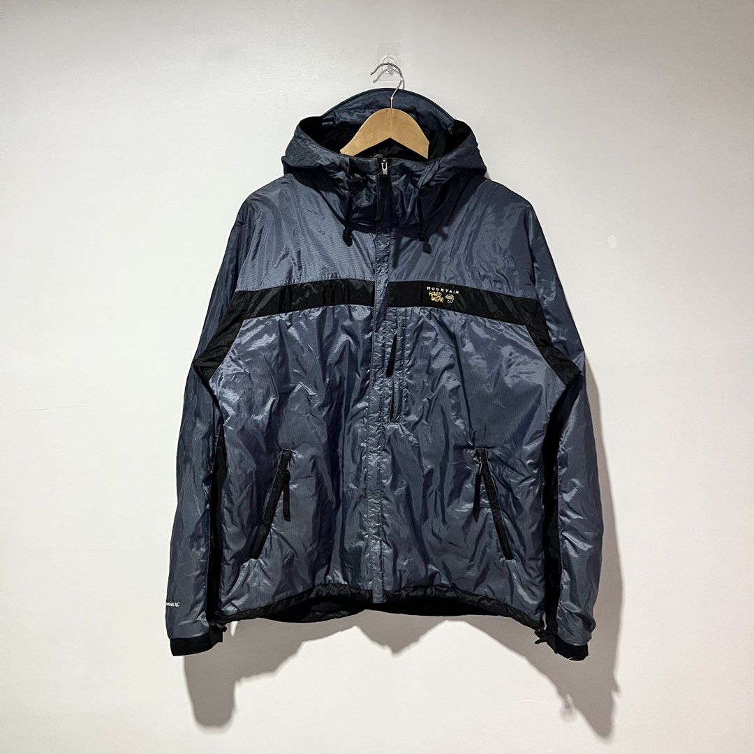 MOUNTAIN HARDWEAR‼️ (Category: Coats, Jackets and Outerwear) located in Cebu City. Submitted by clarkcamu68040 (Listing ID 1468618031, Image 1). Description: MOUNTAIN HARDWEAR‼️ AS NEW SIZE LARGE W 23 / L 27.5 COLORATE 9.8 / 10 ISSUE : ❌❌❌ PHP 1,500 + SF 🛒🛒 📍CEBU ,CITY OF NAGA 🚚 J&T EXPRESS.