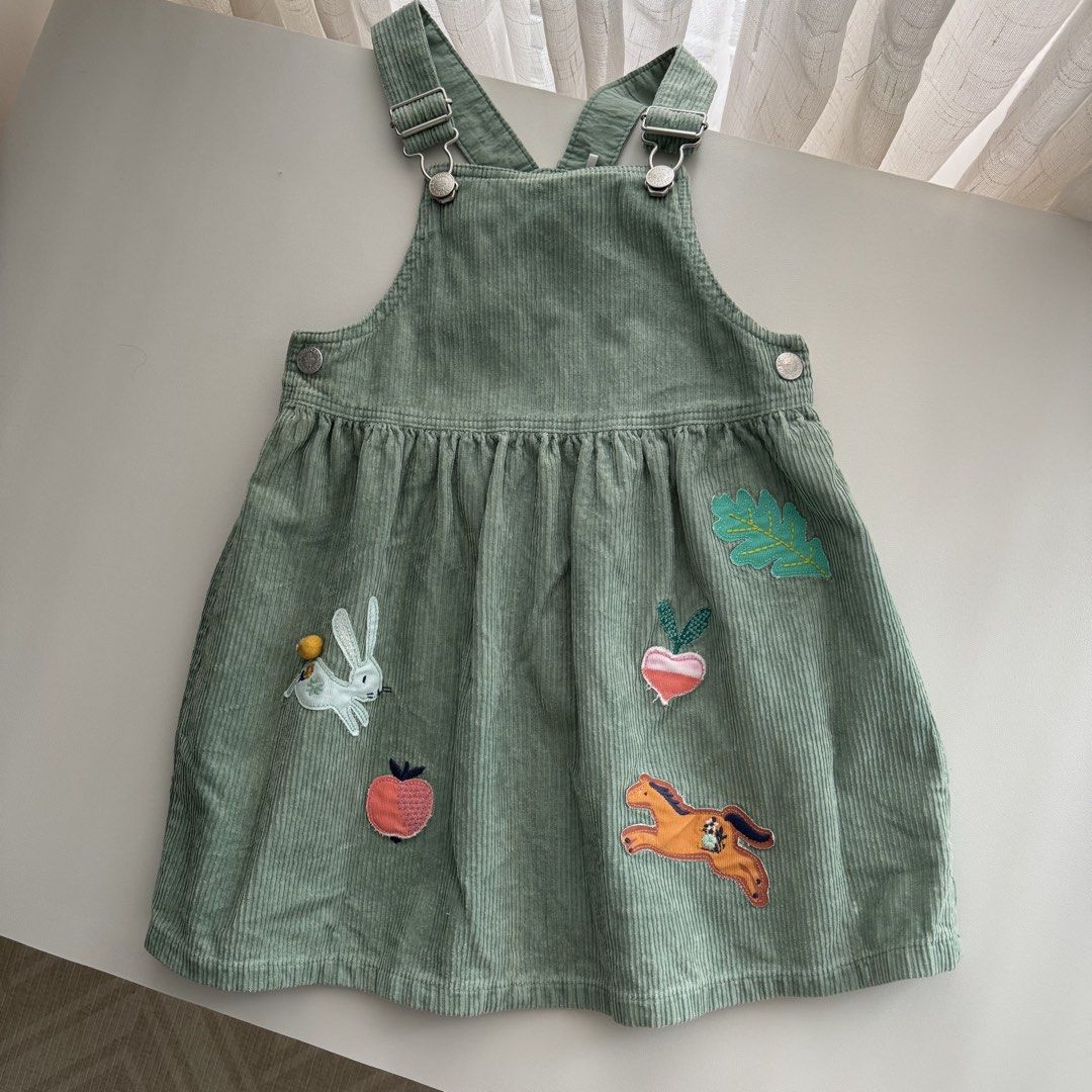 M&S Pure Cotton Pinafore (Category: Babies & Kids Fashion) located in Pasay City. Submitted by littlebebekidsstuff (Listing ID 1468514432, Image 3). Description: Size: 6-7y.