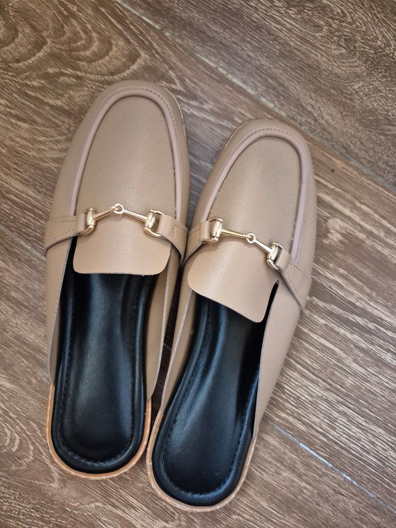 Mules handmade from Liliw (Category: Flats & Sandals) located in Santo Tomas. Submitted by bellaswann18 (Listing ID 1468505597, Image 2). Description: handmade brandnew from Liliw impulse buy will fit 24.5cm to 25cm best for slim feet.