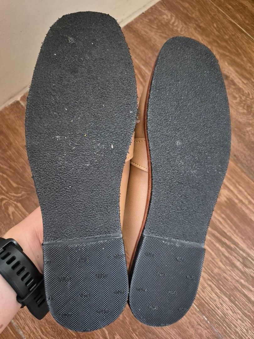 Mules handmade from Liliw (Category: Flats & Sandals) located in Santo Tomas. Submitted by bellaswann18 (Listing ID 1468505597, Image 3). Description: handmade brandnew from Liliw impulse buy will fit 24.5cm to 25cm best for slim feet.