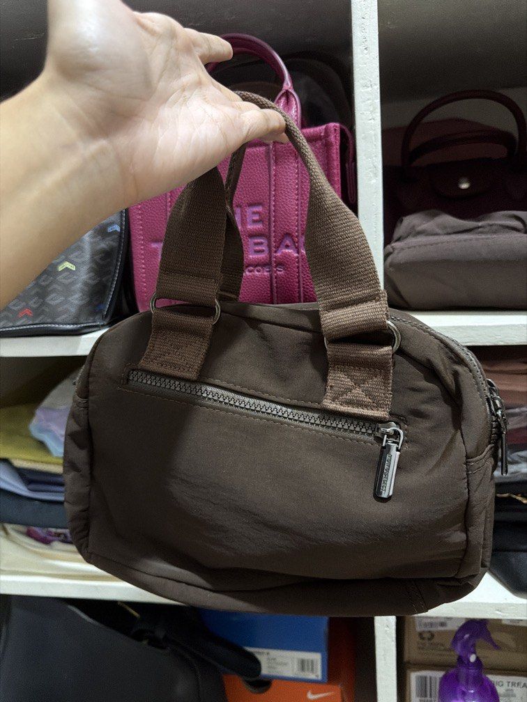 Mumu Bag (Category: Cross-body Bags) located in Pasig City. Submitted by rashamd (Listing ID 1468634127, Image 2). Description: .