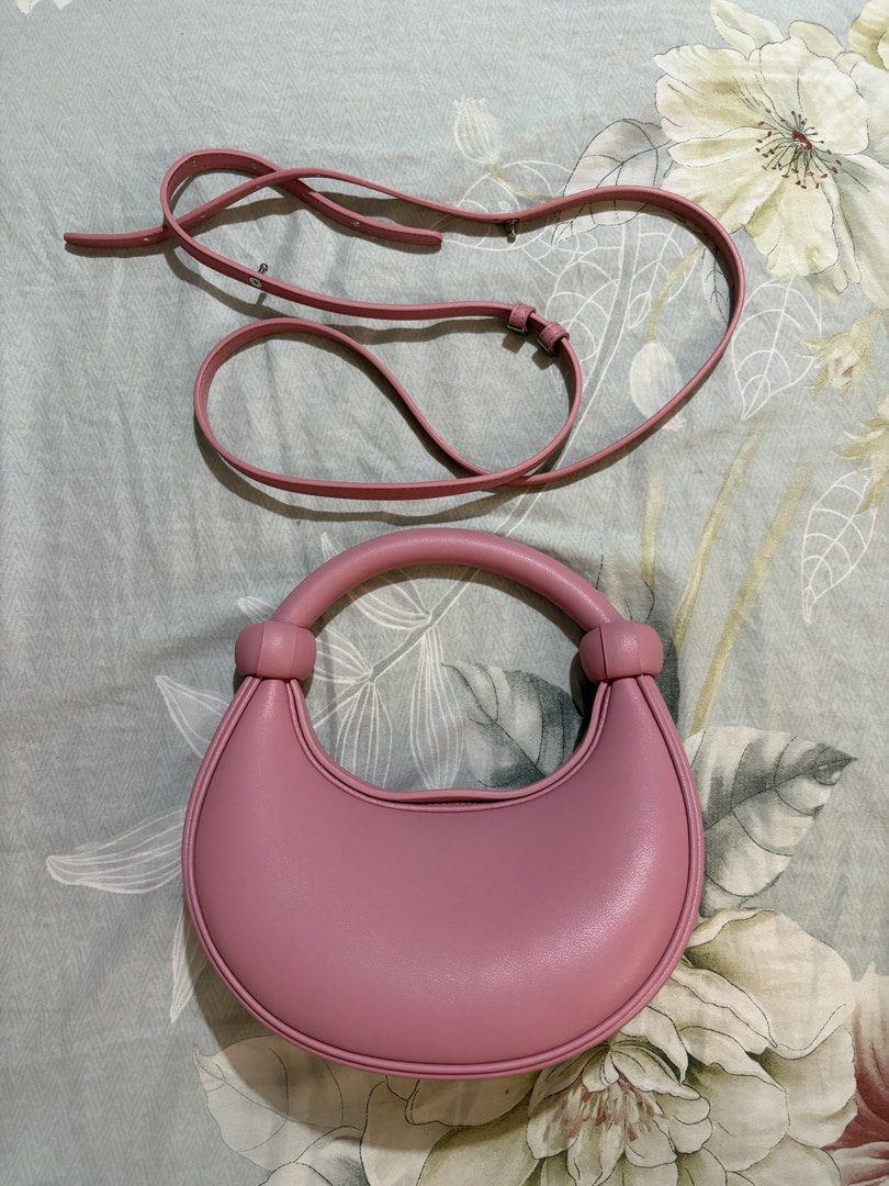 MUVA pink beaded crescent handbag (Category: Shoulder Bags) located in Makati City. Submitted by amarthas.closet (Listing ID 1468529157, Image 2). Description: Material: Cowhide Split Leather Texture: Cowhide Closing Method: Magnetic Buckle .