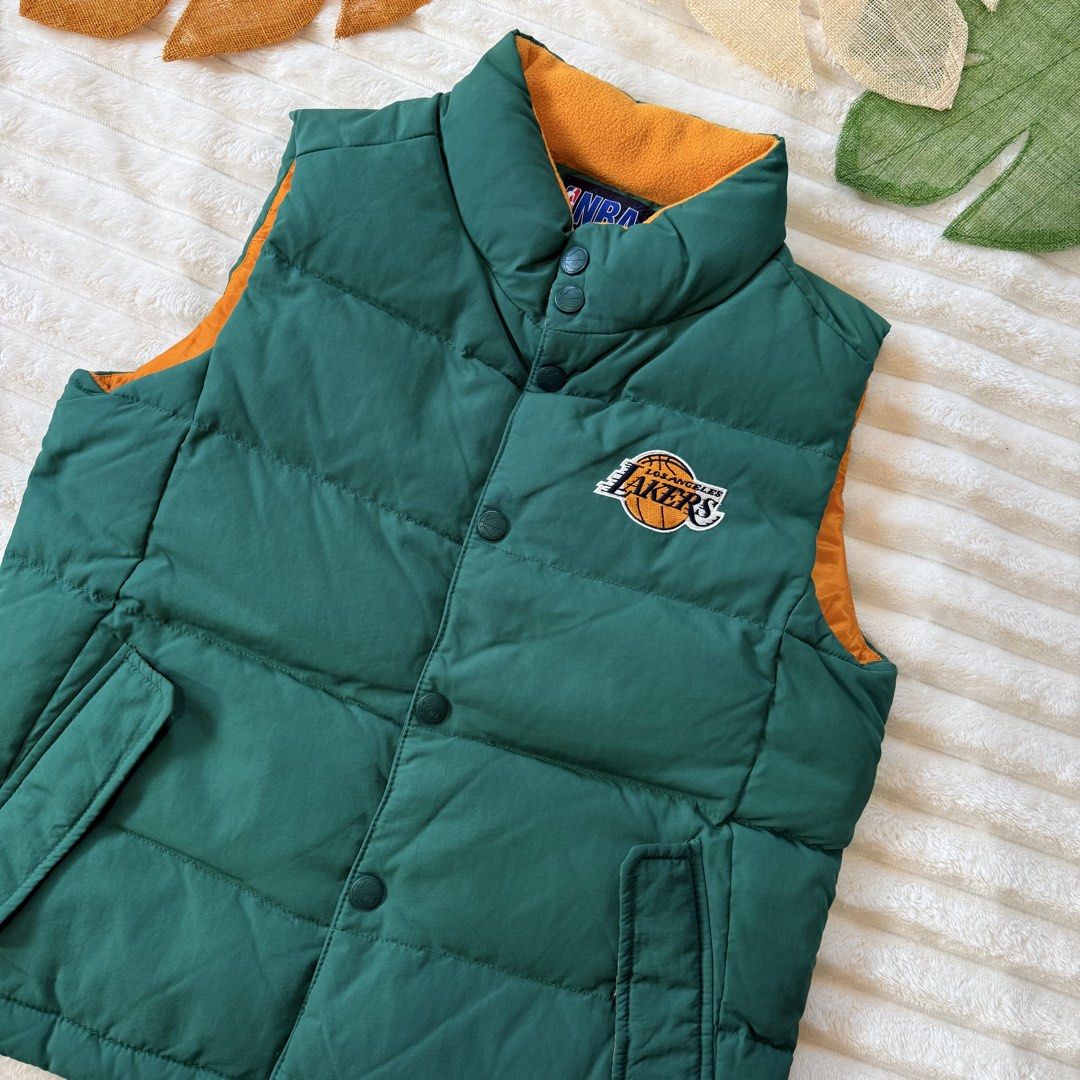 NBA LAKERS PUFFER VEST (Category: Coats, Jackets and Outerwear) located in La Trinidad. Submitted by true_kidsclothing (Listing ID 1468654857, Image 3). Description: NBA LAKERS PUFFER VEST SIZE On tag : XS / fits Small mens ASIA 💯 authentic Excellent Condition SOLID NETO .