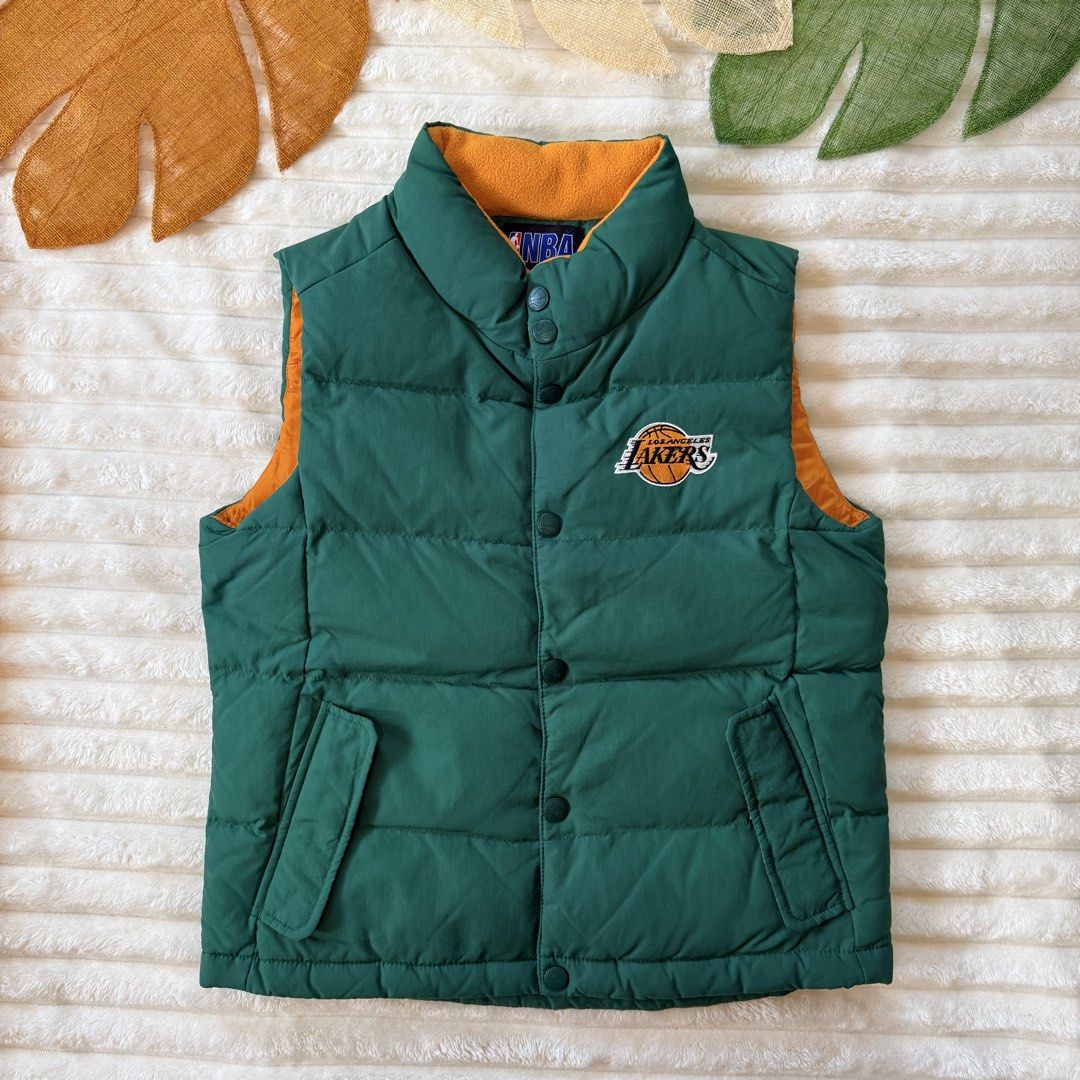 NBA LAKERS PUFFER VEST (Category: Coats, Jackets and Outerwear) located in La Trinidad. Submitted by true_kidsclothing (Listing ID 1468654857, Image 1). Description: NBA LAKERS PUFFER VEST SIZE On tag : XS / fits Small mens ASIA 💯 authentic Excellent Condition SOLID NETO .