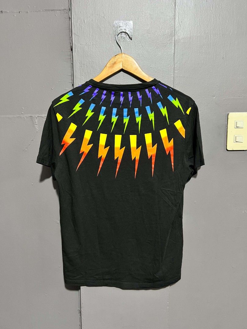 Neil barrett shirt (Category: Tshirts & Polo Shirts ) located in Cavite. Submitted by southcloset (Listing ID 1468525694, Image 2). Description: size small good as new no issues.