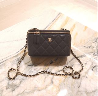 (Category: ) located in . Submitted by luxurydesignerbrands (Listing ID 1468623489, Image 1). Description: .