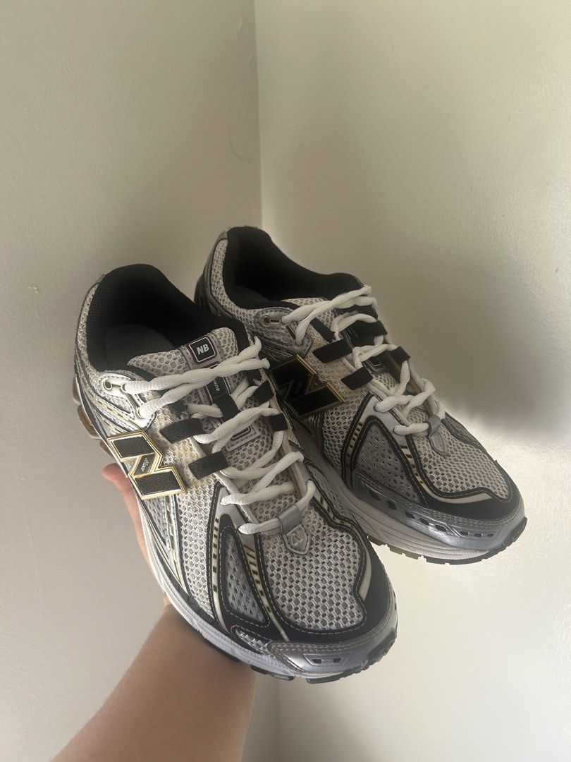 New Balance 1906r White Gold (Category: Sneakers) located in Manila. Submitted by jangwg_ (Listing ID 1468661152, Image 1). Description: 7 US men / 8.5 US Women Authentic No box negotiable Please see photos for issues or message for more info 📍 Cebu Can ship nationwide via J&T.