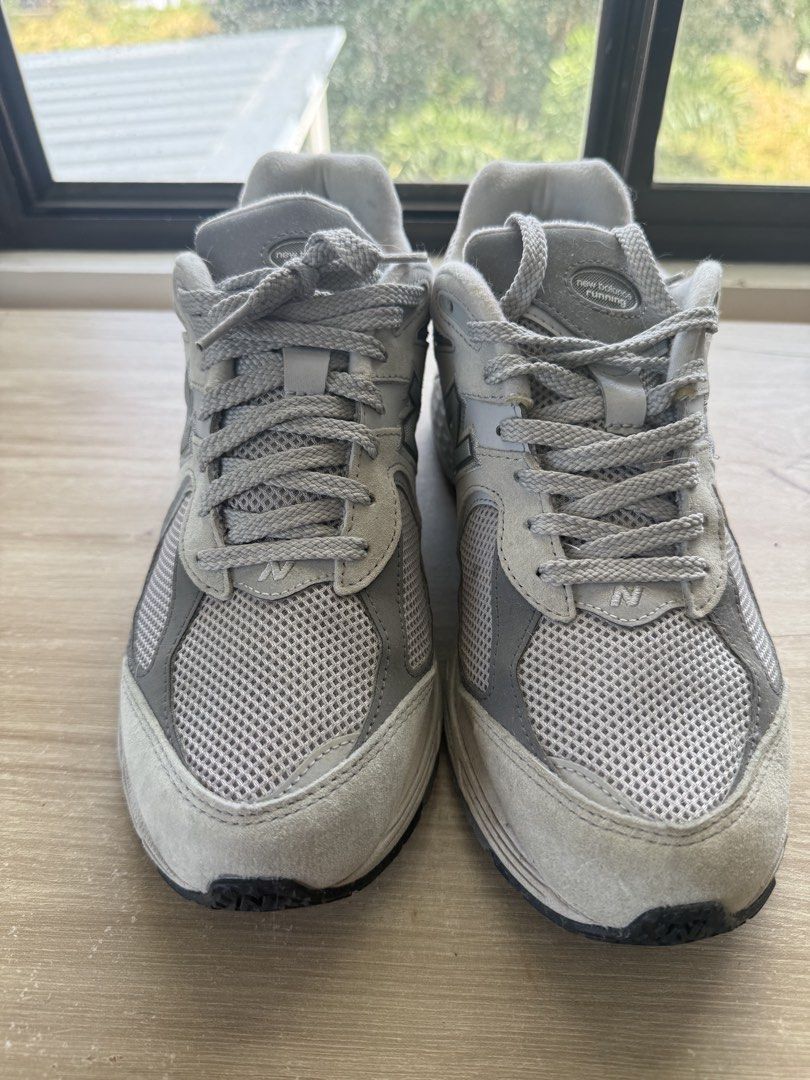 New Balance 2002R Grey (Category: Sneakers) located in Santa Rosa. Submitted by alym_ (Listing ID 1468518796, Image 1). Description: - Brand: New Balance - Model: 2002R - Color: Classic Grey - Size: US 9 / UK 8.5 / EU 42.5 - Material: Mesh and suede upper - Cushioning: N-ergy midsole for all-day comfort - Closure: Standard lace-up - Condition: Normal wear on soles and uppers - Ideal for: Comfortable daily wear and streetwear styling - Bought in J