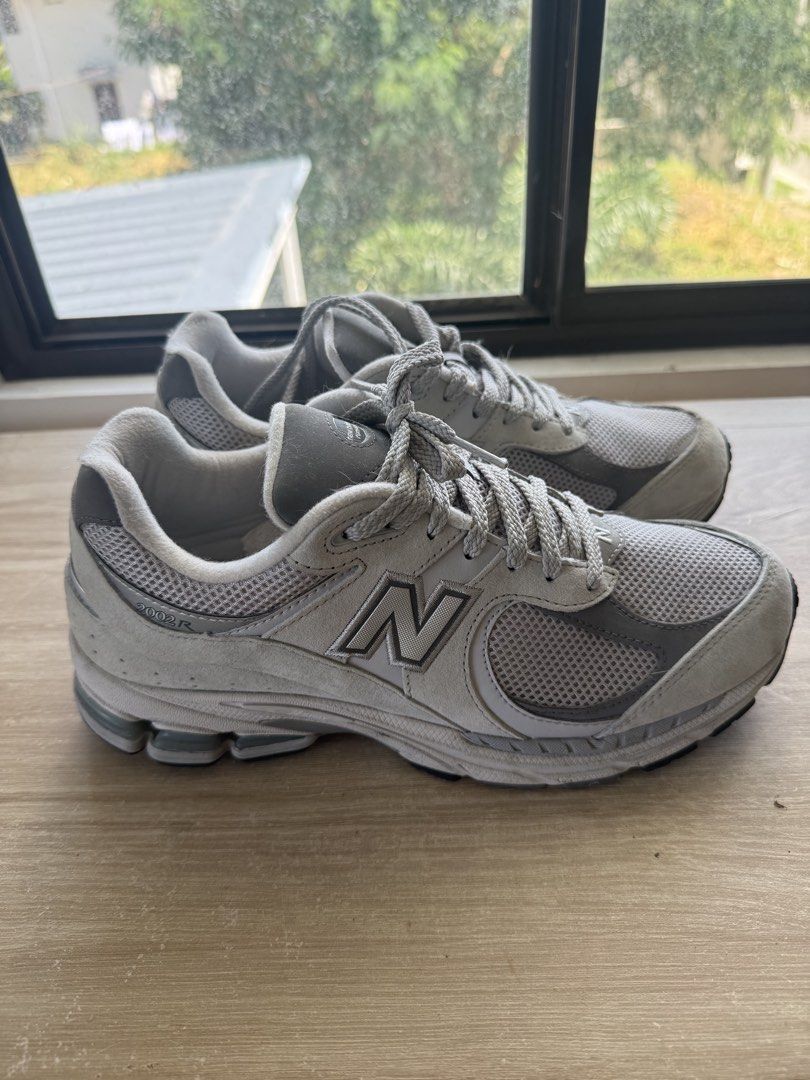 New Balance 2002R Grey (Category: Sneakers) located in Santa Rosa. Submitted by alym_ (Listing ID 1468518796, Image 3). Description: - Brand: New Balance - Model: 2002R - Color: Classic Grey - Size: US 9 / UK 8.5 / EU 42.5 - Material: Mesh and suede upper - Cushioning: N-ergy midsole for all-day comfort - Closure: Standard lace-up - Condition: Normal wear on soles and uppers - Ideal for: Comfortable daily wear and streetwear styling - Bought in J
