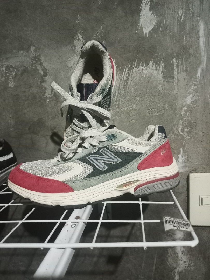 New Balance 880 (Category: Sneakers) located in Mabalacat. Submitted by hasashoe (Listing ID 1468603345, Image 1). Description: SIZE ON PIC EXCELLENT CONDITION GOOD WORKING PERFORMANCE WEAR AND GO.