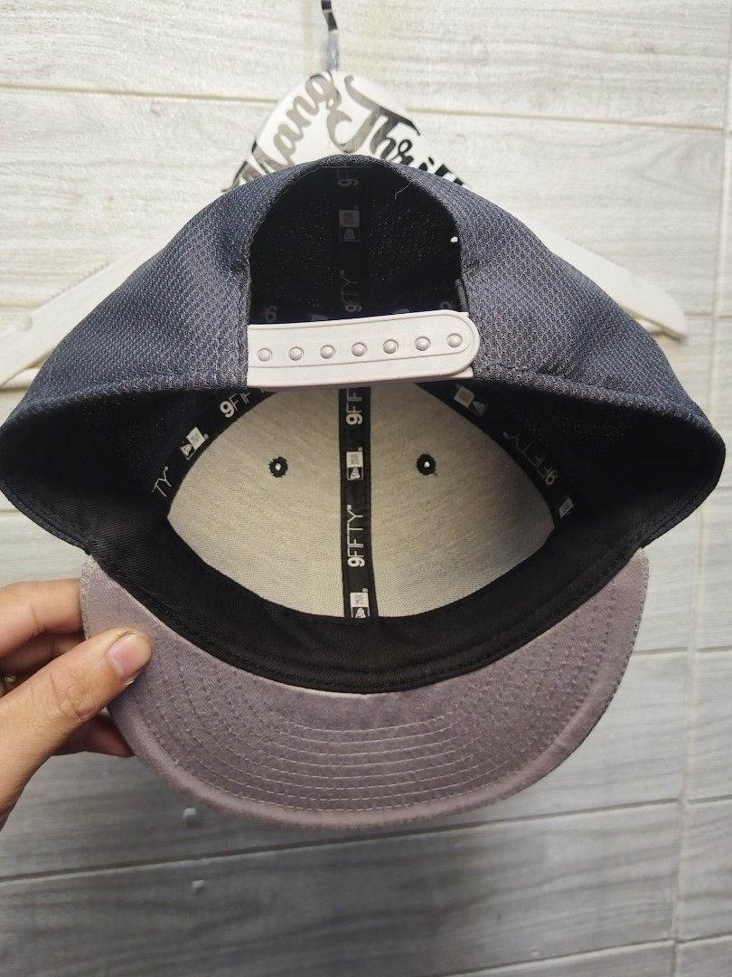 NEW ERA SNAPBACK (Category: Caps & Hats) located in Sorsogon. Submitted by mang_thrift2 (Listing ID 1468509010, Image 3). Description: SIZE M ON TAG EXCELLENT.