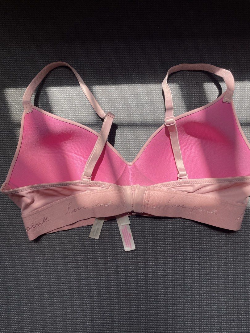 New! VS Bra 💞 (Category: Undergarments & Loungewear) located in Mandaluyong City. Submitted by summersamnl (Listing ID 1468556817, Image 2). Description: .