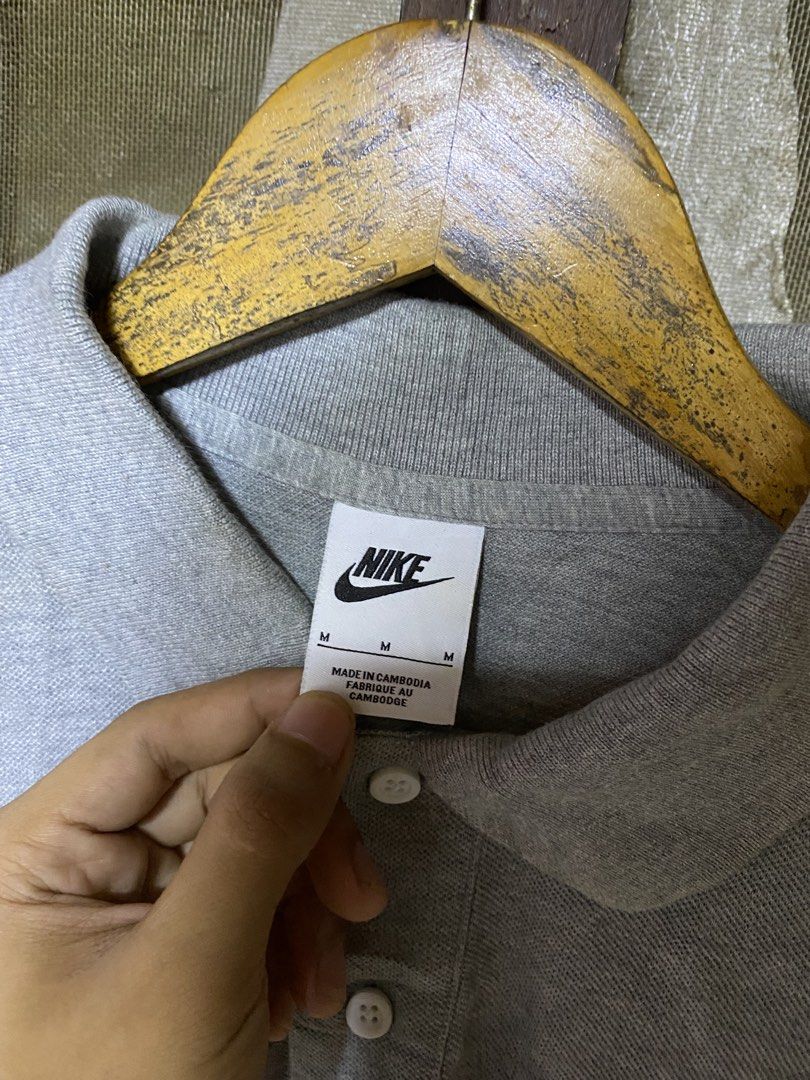 NIKE (Category: Tshirts & Polo Shirts ) located in Davao. Submitted by giegarments (Listing ID 1468641553, Image 3). Description: NIKE GREY POLO Size:meduim 19x27 -issue:yellow stain washable(last pic) -Asnew condition -need wash -9/10 color rate or better -authentic -embroidery logo -solid fittings 480freeshipping(firm).