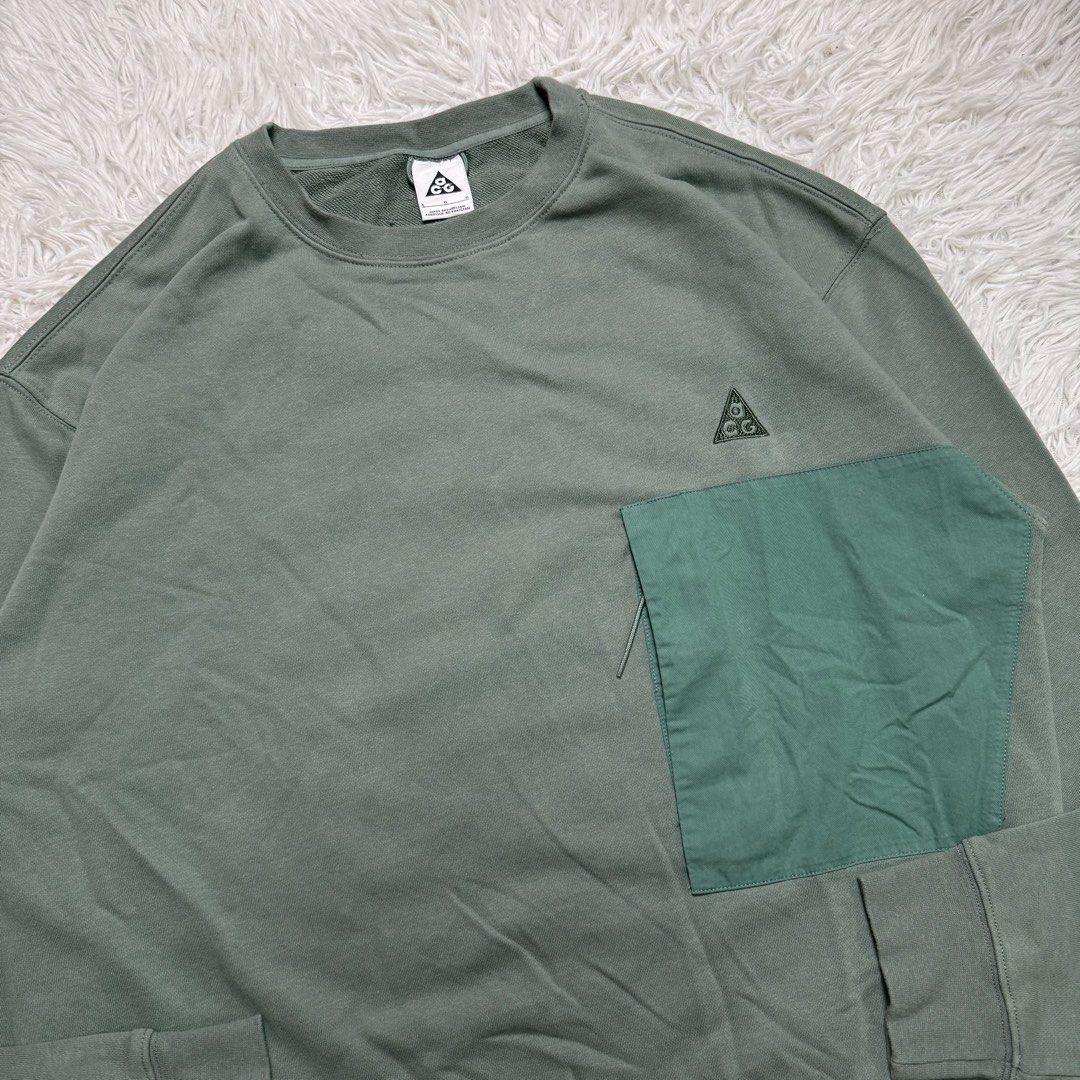 Nike ACG (Category: Hoodies) located in Baguio. Submitted by sellingtonshop (Listing ID 1468517631, Image 2). Description: t4. Nyki ACG pullover Size: L oversized fits XL Dimes: 28*26 Condition: good as new Issue: none Mine: 980 Steal: 1080 Grab: 1280.