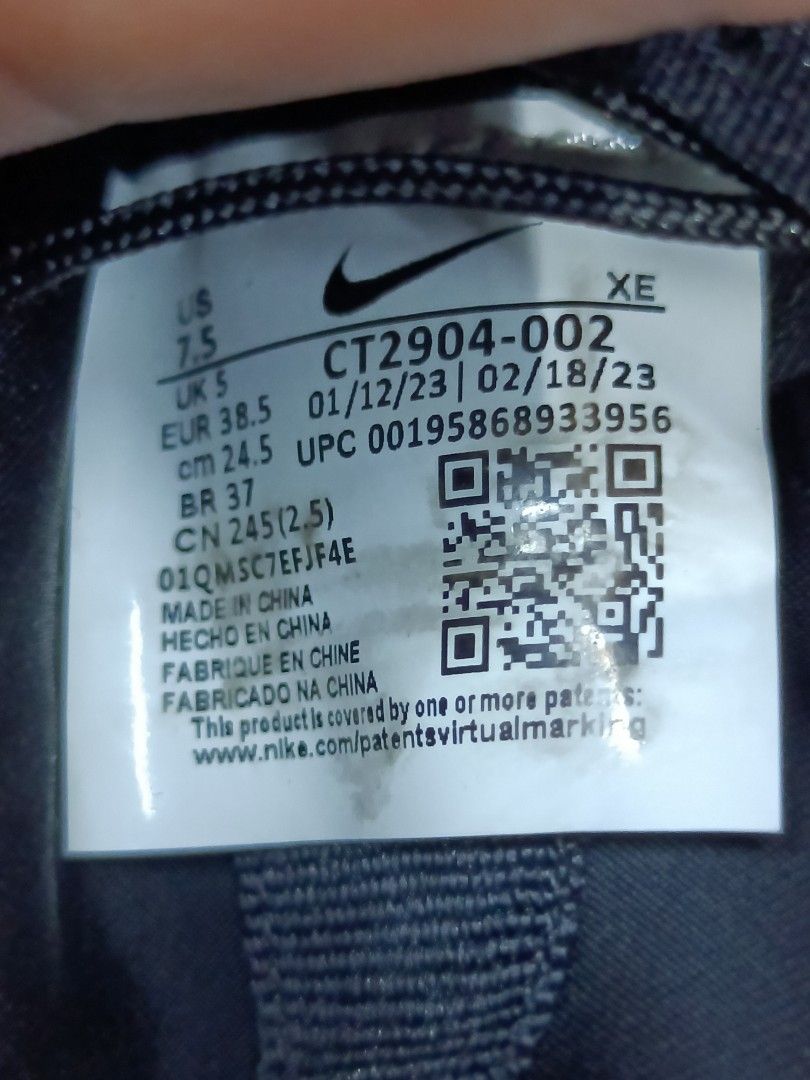 Nike ACG Mountain Fly GORE-TEX (Category: Sneakers) located in Manila. Submitted by pnjdianne25879 (Listing ID 1468604982, Image 2). Description: - Brand: Nike ACG - Model: Mountain Fly GORE-TEX - Color: Dark Green / Black - Key Features: Quick-lace toggle system, high-top sockliner, and iconic ACG branding - Sole: Chunky React foam with aggressive lug pattern for superior grip - Condition / Use: Built for rough outdoor terrain and wet weather - 