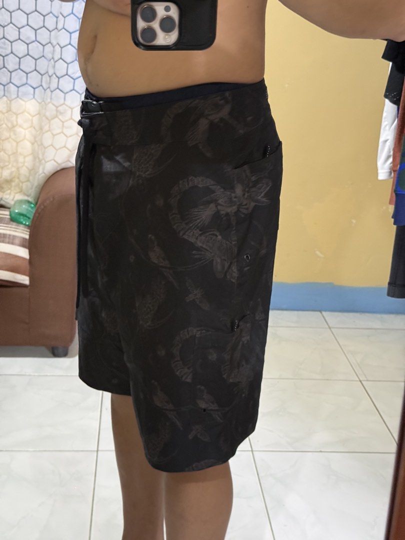 Nike ACG x Timorous Beasties (Category: Shorts) located in Daraga. Submitted by casualthread (Listing ID 1468652151, Image 3). Description: Authentic No issue Size 34 Length 21 Like new 10/10.