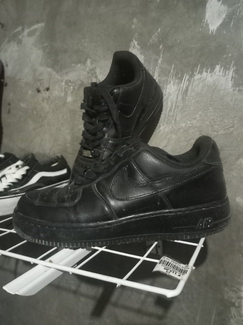 Nike Air Force 1 Triple Black (Category: Sneakers) located in Mabalacat. Submitted by hasashoe (Listing ID 1468597730, Image 1). Description: SIZE ON PIC EXCELLENT CONDITION GOOD WORKING PERFORMANCE WEAR AND GO.