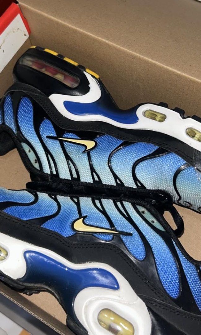 Nike Air Max Plus (TN) blue gradient colorway! (Category: Sneakers) located in Manila. Submitted by 444vincci (Listing ID 1468600871, Image 3). Description: NO ISSUE .