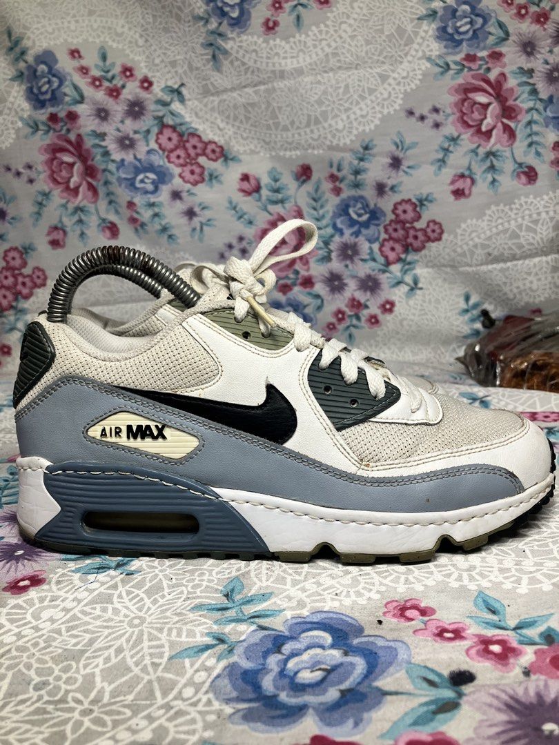 NIKE AIR MAX SNEAKERS (Category: Sneakers) located in General Mariano Alvarez. Submitted by adonid (Listing ID 1468547803, Image 1). Description: NIKE AIR MAX SNEAKERS GOOD CONDITION NORMAL SIGN OF USAGE ONLY SIZE : 5.5 .