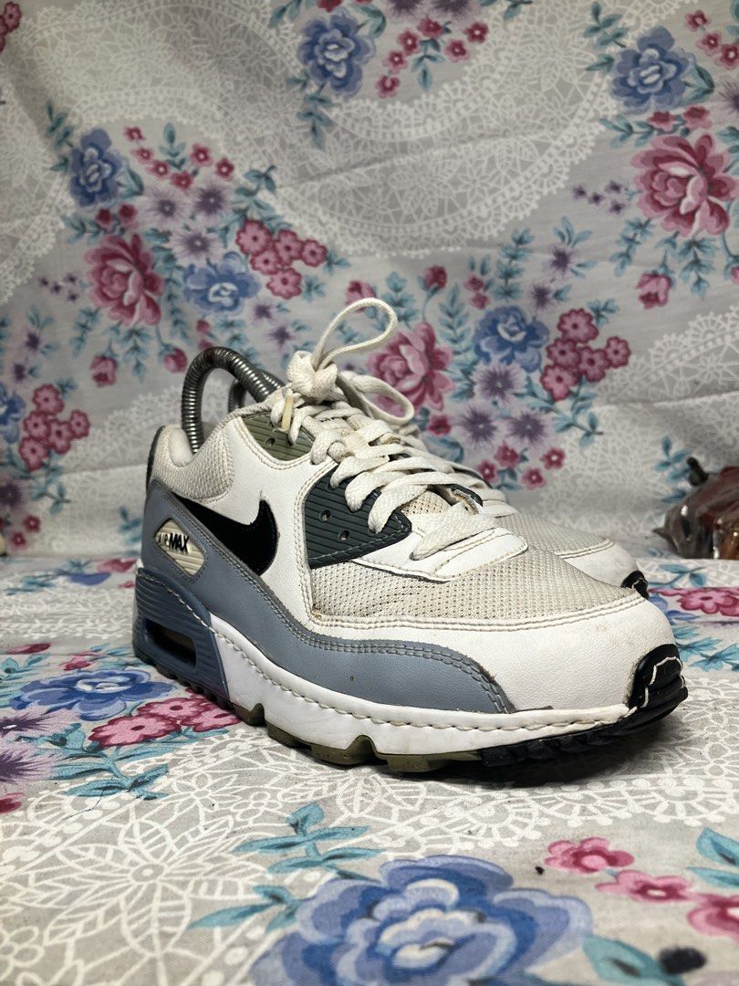 NIKE AIR MAX SNEAKERS (Category: Sneakers) located in General Mariano Alvarez. Submitted by adonid (Listing ID 1468547803, Image 2). Description: NIKE AIR MAX SNEAKERS GOOD CONDITION NORMAL SIGN OF USAGE ONLY SIZE : 5.5 .