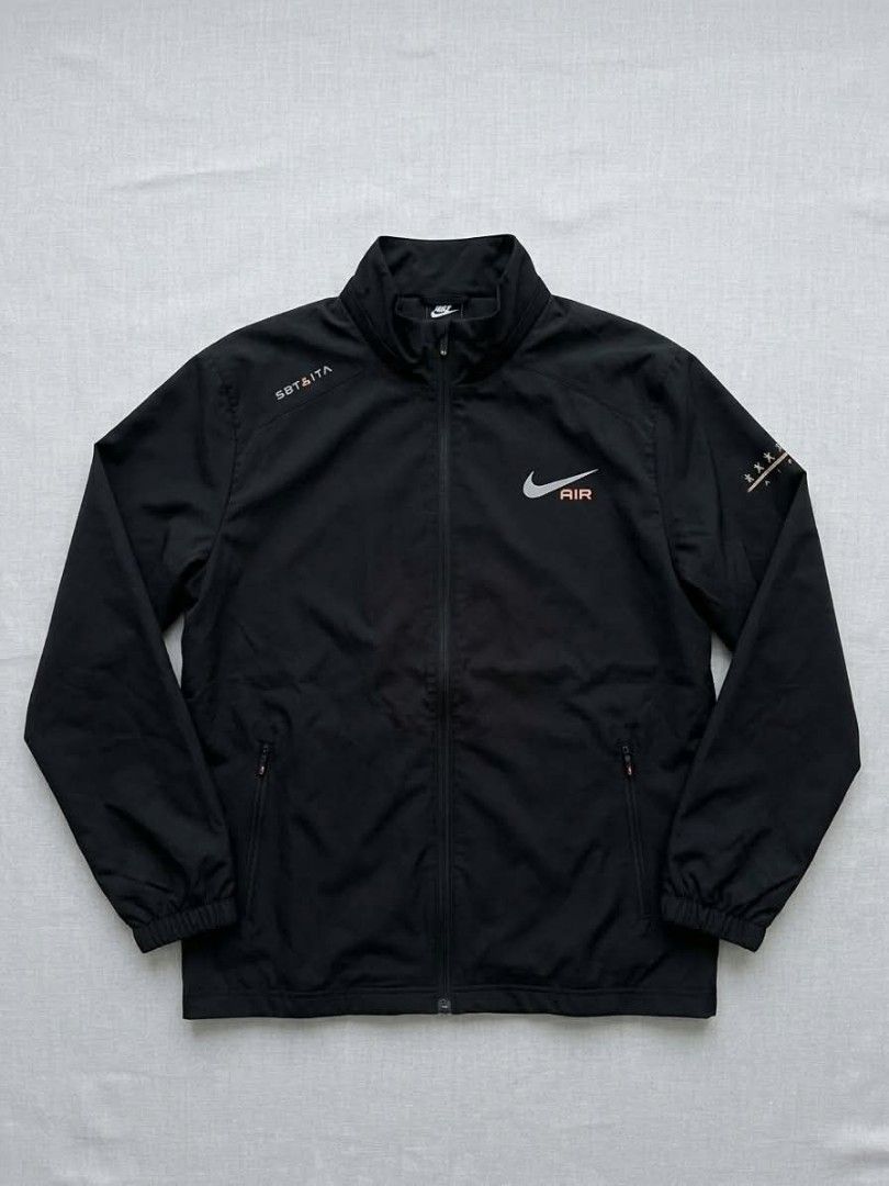 Nike Air Style Activewear Zip-Up Jacket (Category: Activewear) located in Manila. Submitted by raredragon.f24f92 (Listing ID 1468623120, Image 1). Description: 1000 to 800 only offer.