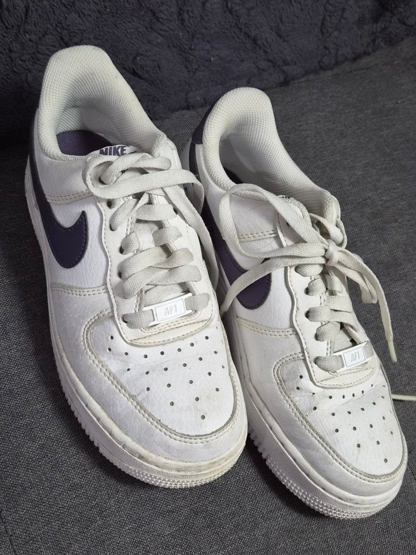 Nike Airforce 1 US5.5 (Category: Sneakers) located in Quezon City. Submitted by theclutter__ (Listing ID 1468505560, Image 1). Description: no box.