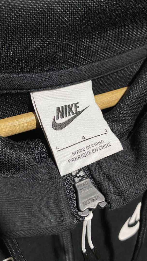 Nike "Authorized Personnel" (Category: Coats, Jackets and Outerwear) located in Caloocan City. Submitted by curatedgoods.ph (Listing ID 1468706225, Image 3). Description: .