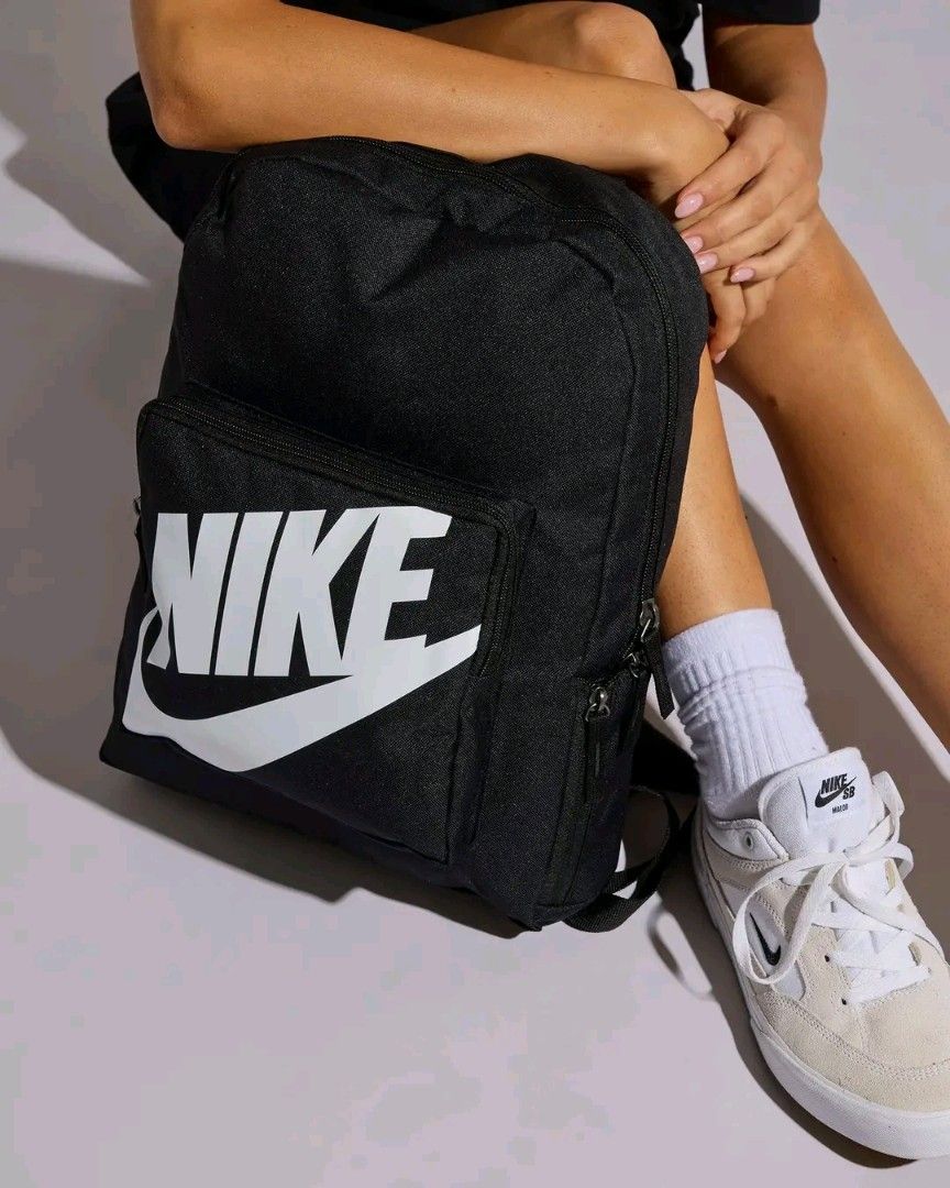 Nike backpack (Category: Backpacks) located in Quezon City. Submitted by barbosac (Listing ID 1468639056, Image 3). Description: Ready to ship via j&t only 1 to 2 days 16L 1,350php free sf via j&t.