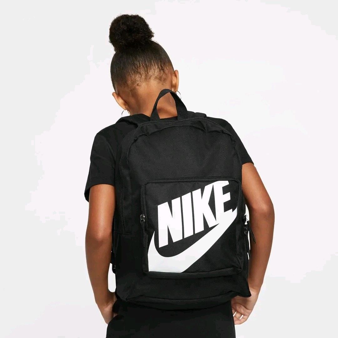 Nike backpack (Category: Backpacks) located in Quezon City. Submitted by barbosac (Listing ID 1468639056, Image 2). Description: Ready to ship via j&t only 1 to 2 days 16L 1,350php free sf via j&t.