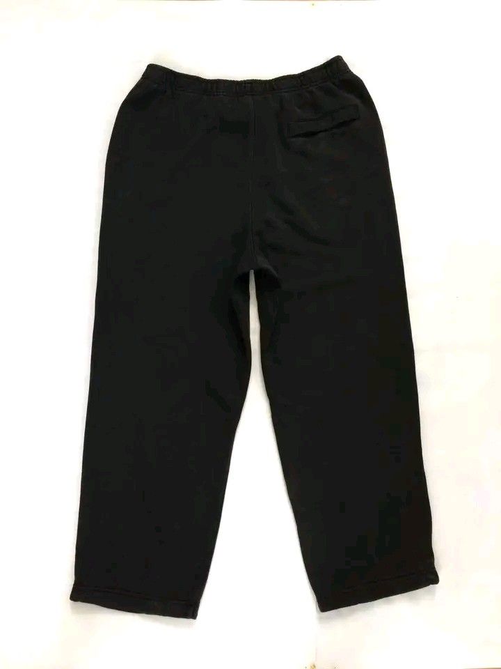 Nike Baggy Black Sweatpants (XL) (Category: Joggers) located in Cebu City. Submitted by babradede215 (Listing ID 1468612764, Image 2). Description: Waistline :32-35 Length : 40 Color Rate : 9.9/10.