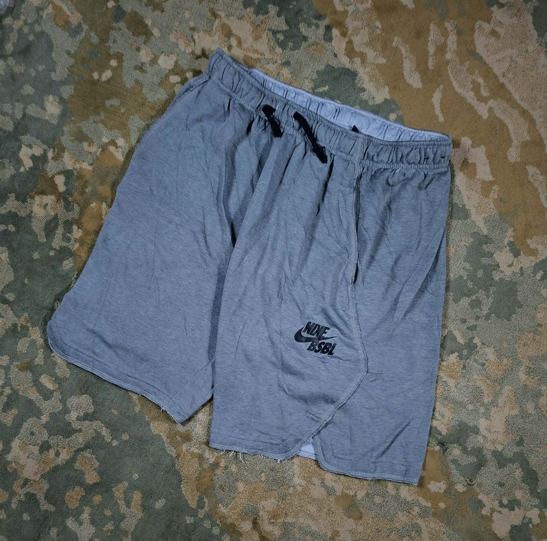 Nike baseball athletic short (Category: Shorts) located in Tagaytay City. Submitted by joyjavier1230 (Listing ID 1468534179, Image 3). Description: Nike baseball athletic short In excellent condition No issues 9.5/10 color rate XL on tag Waistline:32"-38" Length:20.5" Leg opening:13" Authentic ✅✅✅ 380+shipping fee Location: Tagaytay Shipping via jnt Mop: gcash Dm to purchase 📩📩📩.