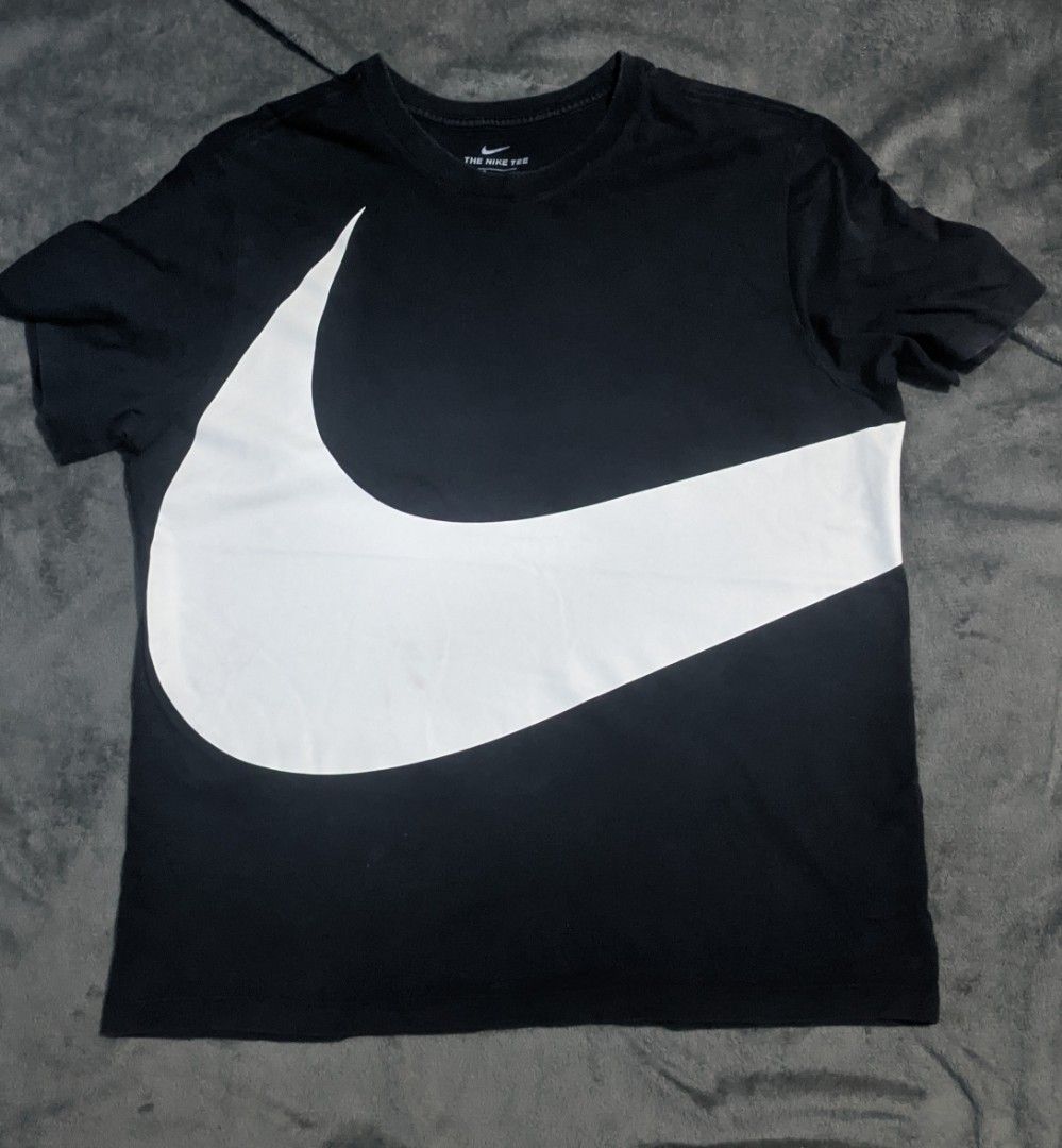 Nike Big Swoosh (Category: Tshirts & Polo Shirts ) located in San Ildefonso. Submitted by tripniberto (Listing ID 1468669031, Image 1). Description: Nike Dimes:22.5/27.5 Issue: Need wash, sign of use(sun fade) Color Rate: 9/10(or better) (lighting may affect the color on images) MOP: gcash MOD: j&t(+sf) NO RUSH SHIPPING!!! (3-5days Ship out!) please manage your expectations this is ukay items PM if interested 📩 Bulacan 📍.
