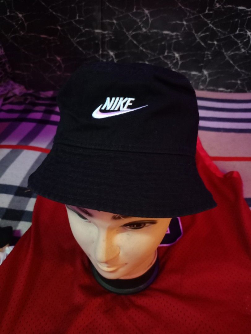 Nike Black Bucket Hat Size S/M (Category: Caps & Hats) located in Manila. Submitted by naixhrift (Listing ID 1468557085, Image 1). Description: Nike Bucket Hat Color: Classic Black with White Embroidered Logo Size S To M 1k plus ship jnt courier payment on gcash manila area .