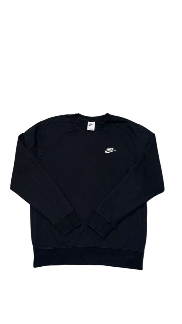 Nike Black Embroidered Logo Sweatshirt (Category: Coats, Jackets and Outerwear) located in Baguio. Submitted by zeemoda01 (Listing ID 1468635171, Image 1). Description: -N I k e pullover Medium on tag 24 by 22 inches No flaw Yours for 350 ❤️.