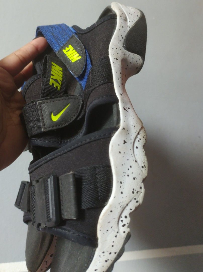 Nike canyon sandals (Category: Slippers & Slides) located in Manila. Submitted by timtam04 (Listing ID 1468534200, Image 2). Description: with box.