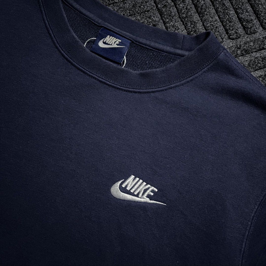 Nike Clubfleece Long Sleeve (Category: Tshirts & Polo Shirts ) located in Davao. Submitted by archived.status (Listing ID 1461743010, Image 2). Description: COLOR MAY VARY DUE TO LIGHTING‼️ Condition: 9.5/10 Color rate: 9.5/10 Issue: needs wash only Size Medium Width 22 Length 27.
