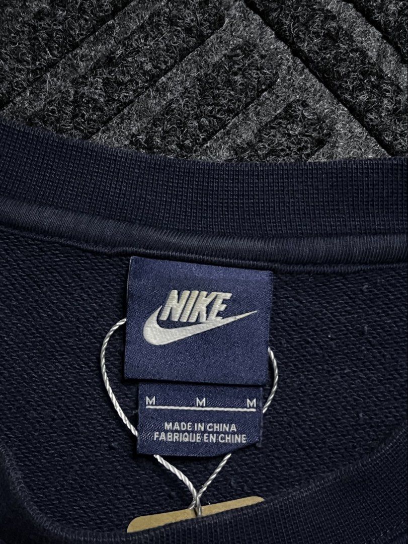 Nike Clubfleece Long Sleeve (Category: Tshirts & Polo Shirts ) located in Davao. Submitted by archived.status (Listing ID 1461743010, Image 3). Description: COLOR MAY VARY DUE TO LIGHTING‼️ Condition: 9.5/10 Color rate: 9.5/10 Issue: needs wash only Size Medium Width 22 Length 27.