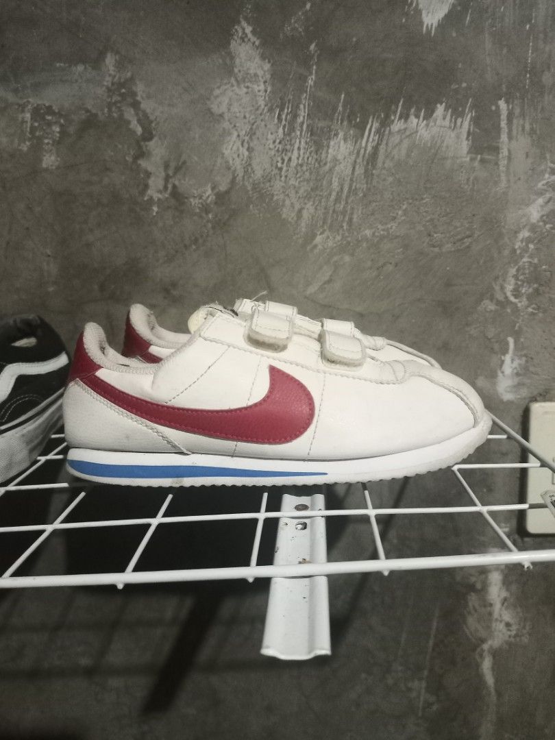 Nike Cortez (Category: Sneakers) located in Mabalacat. Submitted by hasashoe (Listing ID 1468598119, Image 1). Description: SIZE ON PIC 35 euro 22cm EXCELLENT CONDITION GOOD RUNNING PERFORMANCE WEAR AND GO.