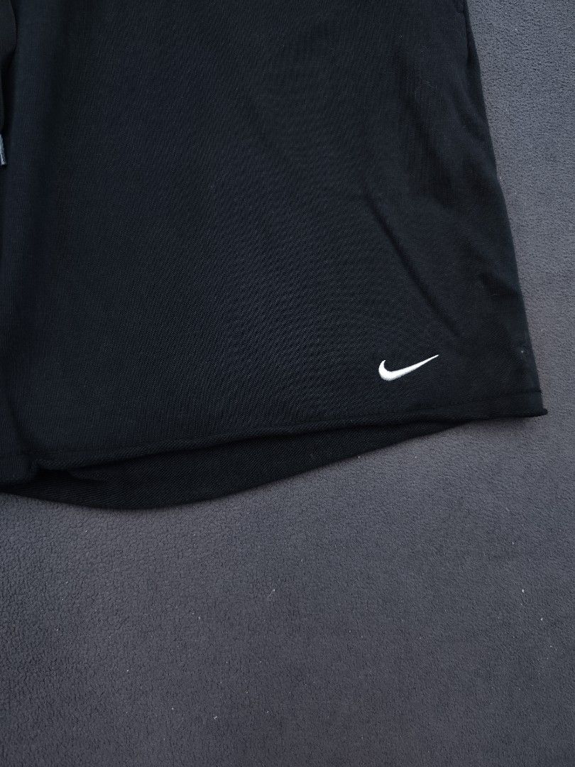 Nike Cursive Alumni Shorts (Category: Shorts) located in Bulacan. Submitted by emilj23 (Listing ID 1468544724, Image 2). Description: Nike Cursive Alumni Shorts Size XL on tag L 17 W 30-36 Leg Hole 13 Condition 9/10 Color rate 9/10 No Issue.