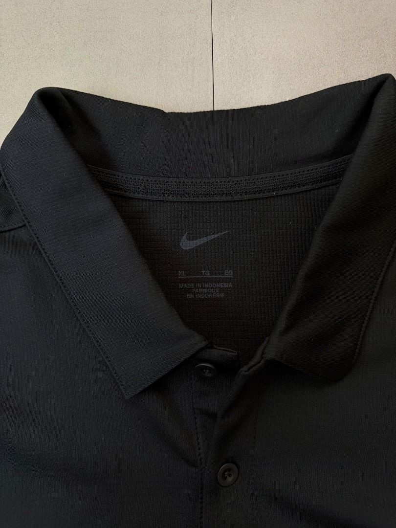 Nike Dri-fit poloshirt (Category: Tshirts & Polo Shirts ) located in Cabanatuan. Submitted by argarments.ph (Listing ID 1468517559, Image 3). Description: Tagged: XL on tag Width 24" | Length 32" Condition: Great condition Issue(s): -.