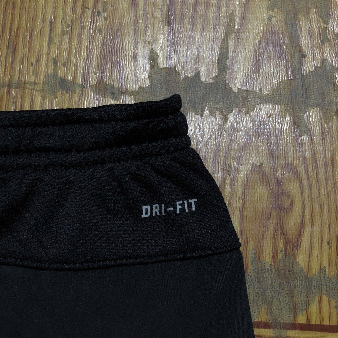 Nike Dri-FIT Stretch Woven Pants (Category: Activewear) located in Dasmarinas. Submitted by cornyxmessy (Listing ID 1468680677, Image 3). Description: waist - 29 to 32 length - 40.5 hem - 9.