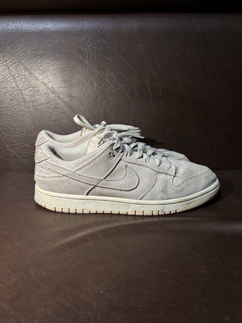 Nike Dunk Low Retro Cave Stone (Category: Sneakers) located in San Jose. Submitted by lalisamanofoot50726 (Listing ID 1468670636, Image 1). Description: BER MONTHS SALE steal price all items✨ authentic pre-love unisex Size: EURO 40 • 25 cm.