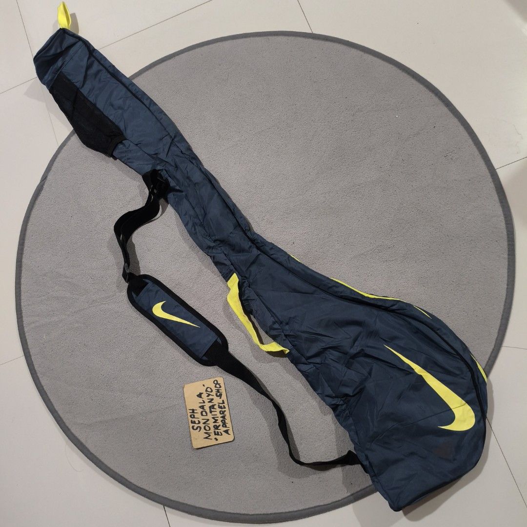 Nike golf bag (Category: Golf) located in Calatrava. Submitted by ermitany0 (Listing ID 1468542507, Image 1). Description: nike golf bag very good condition issue: stain only ( Posted ) check photos for more details ✅⬇️ location: Negros Occidental PM if interested 📩📩📩📩.