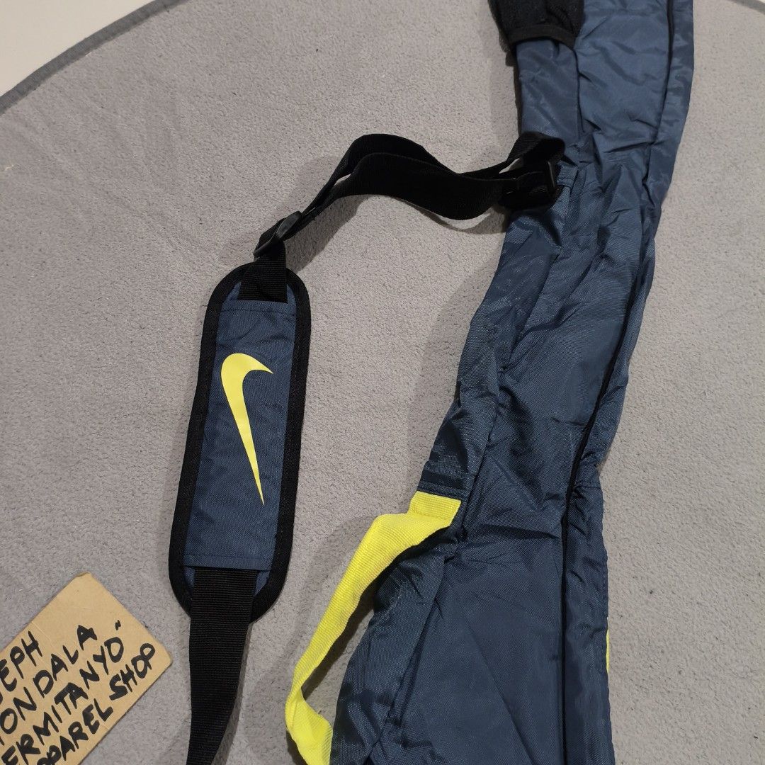 Nike golf bag (Category: Golf) located in Calatrava. Submitted by ermitany0 (Listing ID 1468542507, Image 2). Description: nike golf bag very good condition issue: stain only ( Posted ) check photos for more details ✅⬇️ location: Negros Occidental PM if interested 📩📩📩📩.
